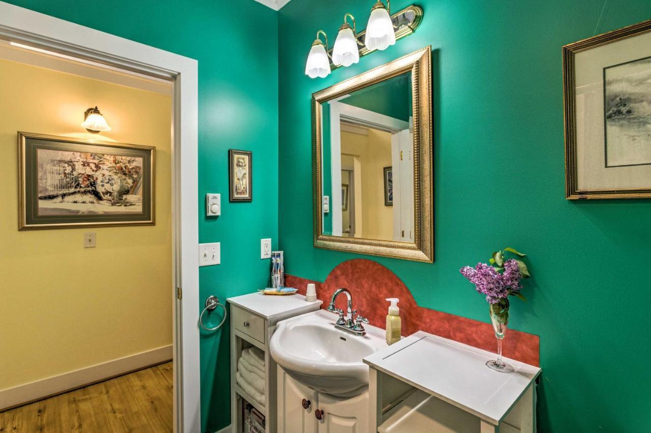 Charming Retreat Near Downtown Frankfort And Beaches Exterior photo
