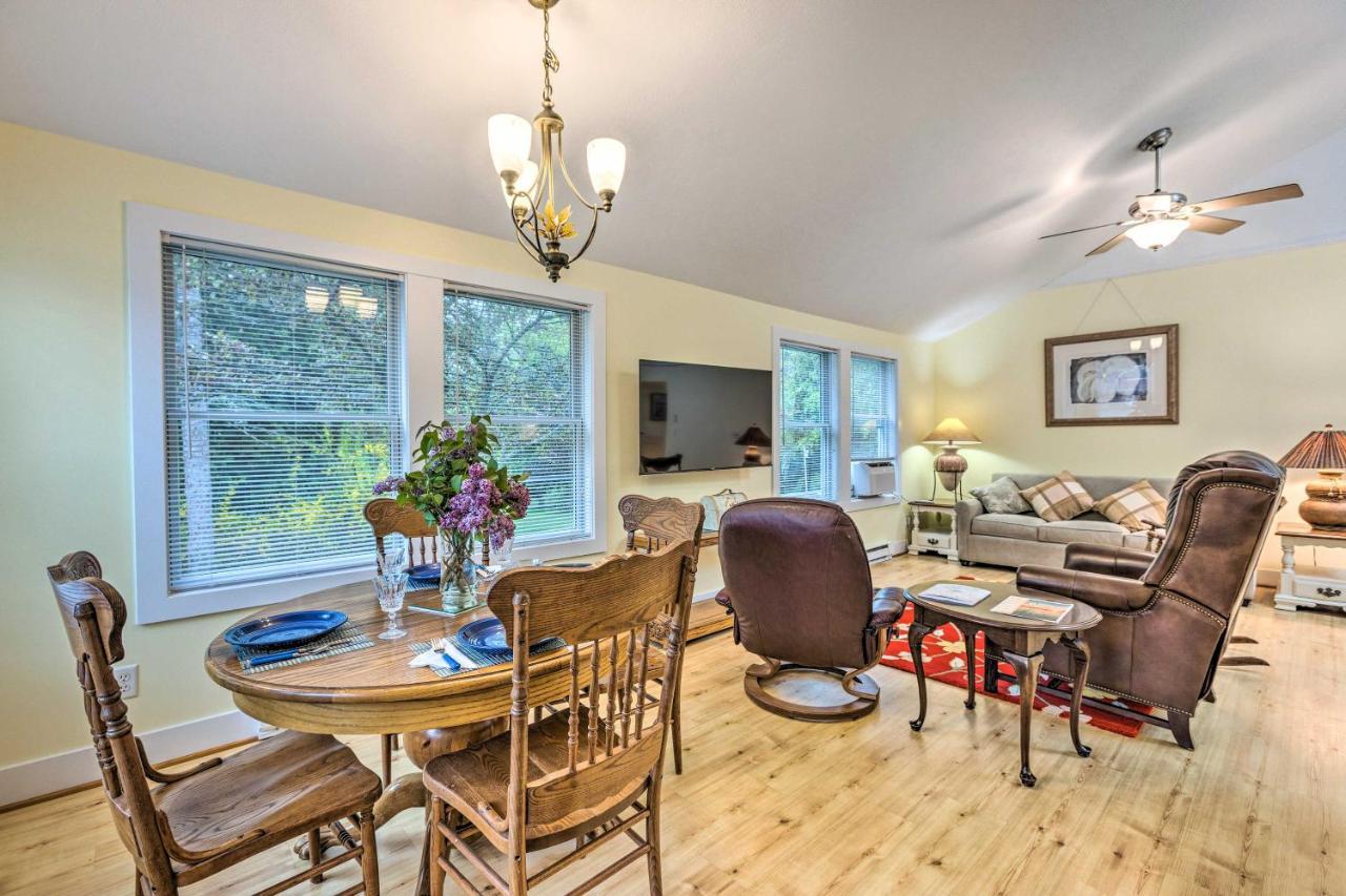 Charming Retreat Near Downtown Frankfort And Beaches Exterior photo